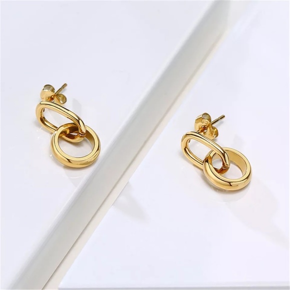 Interlocking Double Hoop Gold Earrings - Picture 2 of 5